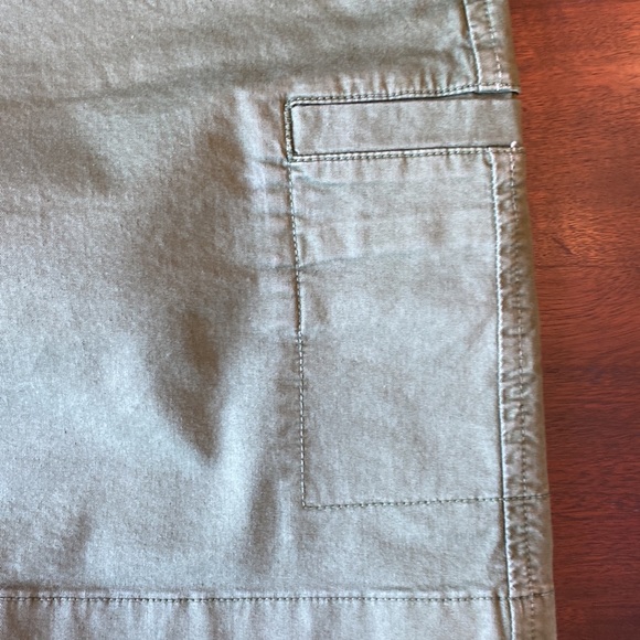 NEW WITHOUT TAGS VINEYARD VINE GREEN MINI SKIRT - Picture 4 of 5